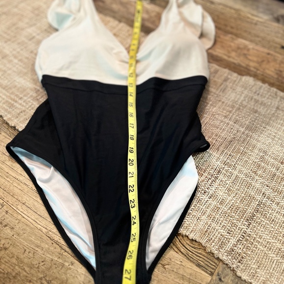 EUC - SUMMERSALT THE RUFFLE BACKFLIP SWIMSUIT - Picture 8 of 16